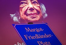 Einweihung eines Margot-Friedländer-Platzes in Menden - Christoph Reichwein/dpa