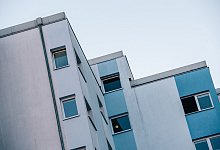 Mehrfamilienhaus in Berlin - Zacharie Scheurer/dpa-tmn