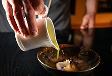 Staudensellerie- Vinaigrette - Christin Klose/dpa-tmn