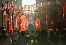 Die Einkaufsstraße Istiklal in Istanbul - Ibrahim Oner/SOPA Images via ZUMA Press Wire/dpa Die Einkaufsstraße Istiklal in Istanbul - Ibrahim Oner/SOPA Images via ZUMA Press Wire/dpa