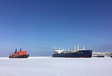 Russischer LNG-Tanker im arktischen Meer - Friedemann Kohler/dpa Russischer LNG-Tanker im arktischen Meer - Friedemann Kohler/dpa