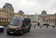 Raubüberfall auf Louvre in Paris - Thibault Camus/AP/dpa Raubüberfall auf Louvre in Paris - Thibault Camus/AP/dpa