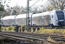 Oberleitungsschaden - Zug in Neuss evakuiert - Jan Ohmen/dpa Oberleitungsschaden - Zug in Neuss evakuiert - Jan Ohmen/dpa