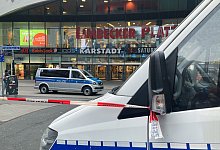 Polizei räumt Einkaufszentrum nach Drohung - Florentine Dame/dpa