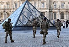 Nach Raubüberfall auf Louvre in Paris - Emma Da Silva/AP/dpa Nach Raubüberfall auf Louvre in Paris - Emma Da Silva/AP/dpa