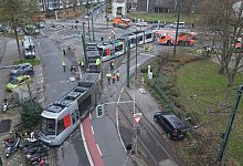 Straßenbahnunfall in Düsseldorf - David Young/dpa