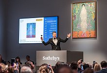 Rekord: Klimt-Gemälde für 236,4 Millionen Dollar versteigert - -/Sotheby\\\'s/dpa