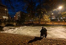 Eisbachwelle - Peter Kneffel/dpa Eisbachwelle - Peter Kneffel/dpa