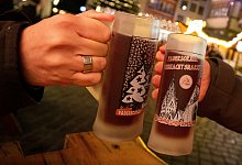 Themenfoto Symbolfoto Paderborner Weihnachtsmarkt Paderborn 2021 Weihnachten Glühwein (aufgenommen 29. November 2021) - 1 - Symbolfoto/Niklas Tüns