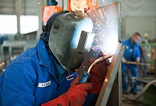 Lehrlinge in der Metallbranche - picture alliance / dpa