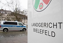 Angeklagter äußert sich im Prozess um erstochene Ehefrau - Friso Gentsch/dpa Angeklagter äußert sich im Prozess um erstochene Ehefrau - Friso Gentsch/dpa
