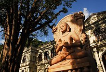 Eine Buddha-Statue in Kandy in Sri Lanka - Philipp Laage/dpa-tmn