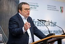 Wiege-Anlage an der Wiehltalbrücke soll Sperrung vermeiden - Christoph Reichwein/dpa