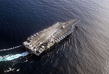 US-Flugzeugträger - Federico Gambarini/dpa US-Flugzeugträger - Federico Gambarini/dpa