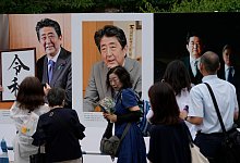 Jahrestag der Ermordung des japanischen Premiers Abe - Shuji Kajiyama/AP/dpa Jahrestag der Ermordung des japanischen Premiers Abe - Shuji Kajiyama/AP/dpa