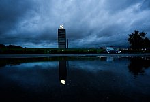 Volkswagen in Wolfsburg - Julian Stratenschulte/dpa