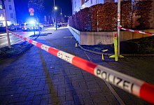 Männer nahe Veranstaltungshalle in Köln angeschossen - Henning Kaiser/dpa