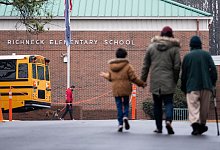 USA - Nach Schüssen an Grundschule - Billy Schuerman/The Virginian-Pilot via AP/dpa