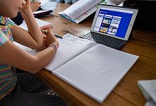 Mehr Ausnahme-Tatbestände für Distanzunterricht beschlossen - Guido Kirchner/dpa Mehr Ausnahme-Tatbestände für Distanzunterricht beschlossen - Guido Kirchner/dpa