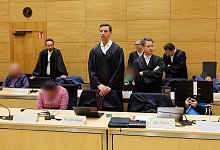 Prozess gegen Bande von Schleusern von Prostituierten - Friso Gentsch/dpa Prozess gegen Bande von Schleusern von Prostituierten - Friso Gentsch/dpa