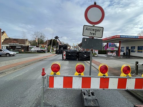 An der Schrewe-Tankstelle gibt es in diesem Jahr ein neues Sicherheitskonzept. - © Tasja Klusmeyer