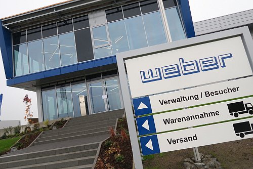 Beeindruckender Standort: Rund 6.000 Quadratmeter wurden von Weber Maschinenbau an der Rodderheide überbaut. - © Alexander Heim