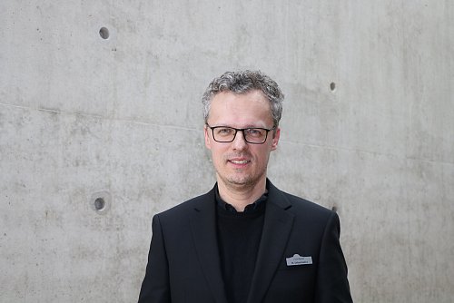 Zahnarzt Matthias Urbanowicz leitet den zahnärztlichen Dienst beim Kreis-Gesundheitsamt. - © Anja Hustert