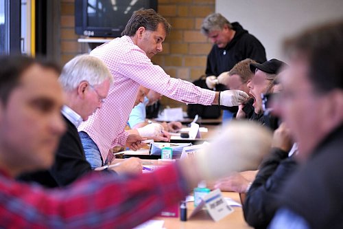 Um den Täter zu identifizieren, wurde ein Massengentest durchgeführt. - © Nicole Donath