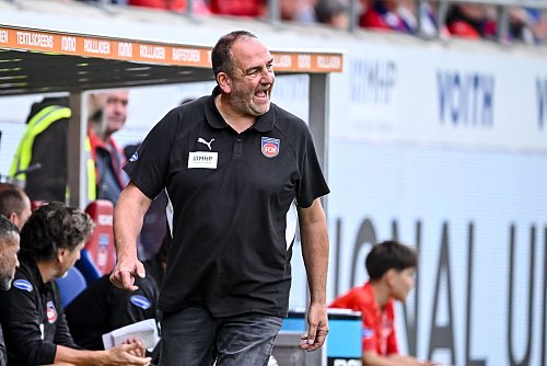 Erwartet in Leipzig eine Leistungssteigerung: FCH-Trainer Frank Schmidt. (Archivbild) - © Harry Langer/dpa