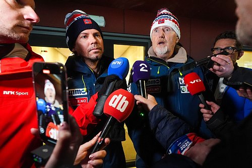 Wer wusste was? Norwegens Sportchef Aalbu (r.) steht unter Druck. - © Terje Pedersen/NTB/dpa