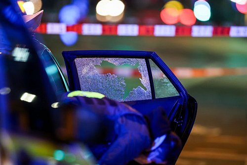 Ein halbes Jahr nach der Bluttat muss sich am Landgericht in Düsseldorf ein 24-Jähriger aus dem Saarland als Angeklagter verantworten. (Archivbild) - © Christoph Reichwein/dpa