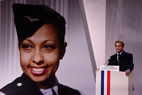 Emmanuel Macron würdigte sie als eine «Kämpferin, eine Künstlerin, eine Frau, die nicht nur das schwarze Volk verteidigt hat – sondern die Menschheit». (Archivbild) - © Sarah Meyssonnier/Reuters Pool/AP/dpa