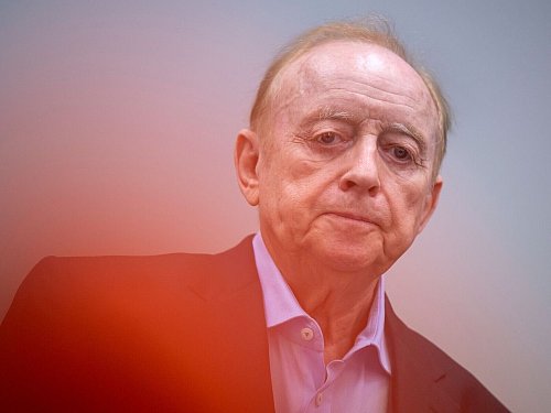 Laut Staatsanwaltschaft waren Schuhbecks Firmen schon lange vor der Insolvenzbeantragung zahlungsunfähig. - © Peter Kneffel/dpa