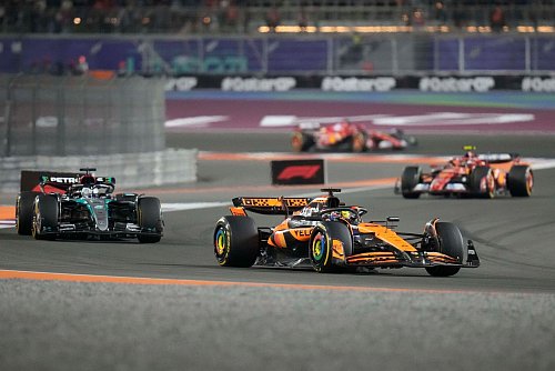 Er gewinnt den letzten Sprint in diesem Jahr. - © Darko Bandic/AP/dpa