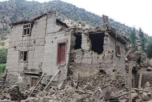 Viele Häuser sind zerstört. - © Qazafi/XinHua/dpa