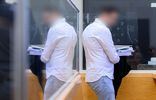 Der angeklagte Jurist schilderte rund fünf Stunden lang seine Sicht der Dinge. - © Julian Stratenschulte/dpa