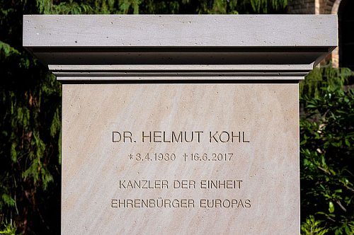 Helmut Kohl war am 16. Juni 2017 in Ludwigshafen gestorben und am 1. Juli 2017 in Speyer beigesetzt worden. - © Boris Roessler/dpa