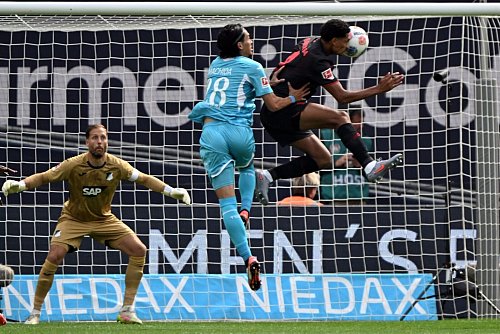 Jarell Quansah trifft zum 1:0. - © Federico Gambarini/dpa