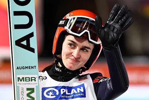 Erzählte von ihrem Sieg in der Quali: Selina Freitag. - © Daniel Karmann/dpa