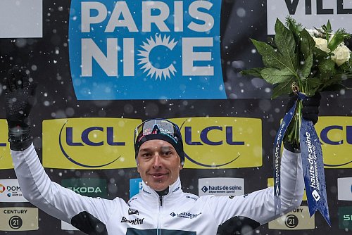 Schafft er es eines Tages auch bei der Tour de France aufs Podium? Von Florian Lipowitz hält Ullrich viel. - © Anne-Christine Poujoulat/AFP/dpa