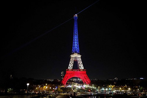 Die Anschläge haben bis heute Spuren in Frankreich hinterlassen. - © Ludovic Marin/AFP/dpa