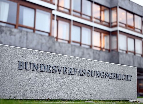 Wer Richter am Bundesverfassungsgericht wird, wird in einem Bundestagsausschuss beraten. (Symbolbild) - © Uli Deck/dpa