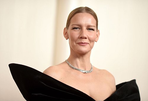 Sandra Hüller ganz glamourös bei der Oscar-Verleihung. - © Richard Shotwell/AP/dpa