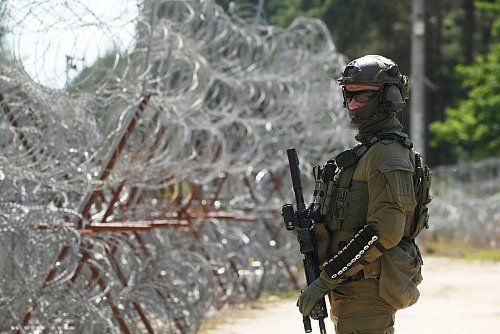 Polen grenzt im Osten an drei Länder, die nicht Mitglied von EU und Nato sind, darunter auch das mit Russland verbündete Belarus. (Archivbild) - © Czarek Sokolowski/AP/dpa