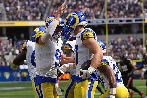 Die Rams starteten mit einem Heimsieg über die Texans um Jakob Johnson in die Saison. - © Gregory Bull/AP/dpa