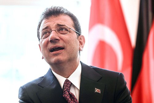 Ekrem Imamoglu gilt als vielleicht wichtigster Gegenspieler von Staatschef Erdogan in der Türkei. (Archivbild) - © Oliver Berg/dpa