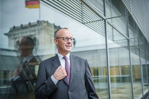 «Die Bürger wollen, dass das Land vernünftig regiert wird», sagt Friedrich Merz. - © Michael Kappeler/dpa