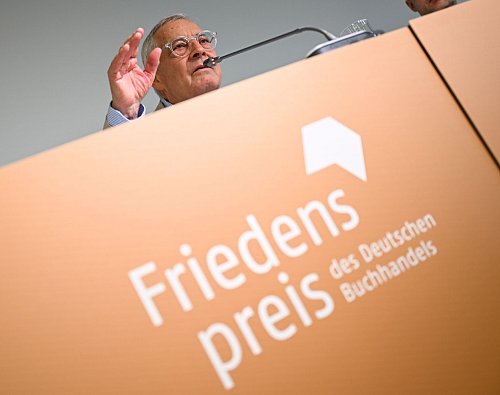 Die Übergabe des Preises findet am Sonntag in der Paulskirche statt. - © Arne Dedert/dpa