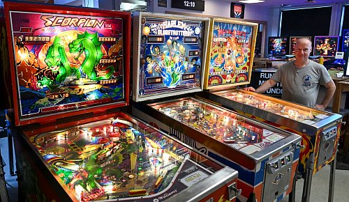 Seit Jahren erlebt der Flipper ein Revival dank Retro-Trend, Sammlern und einigen Herstellern. - © Jens Kalaene/dpa