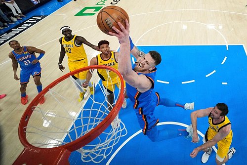 Isaiah Hartenstein und die Oklahoma City Thunder flogen am Ende zum Titel. - © Kyle Terada/Pool IMAGN Images/AP/dpa